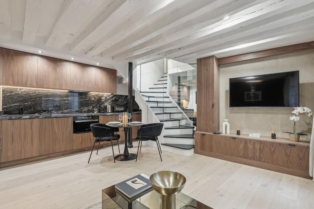 Duplex Parisien Pres Du Louvre Διαμέρισμα Εξωτερικό φωτογραφία